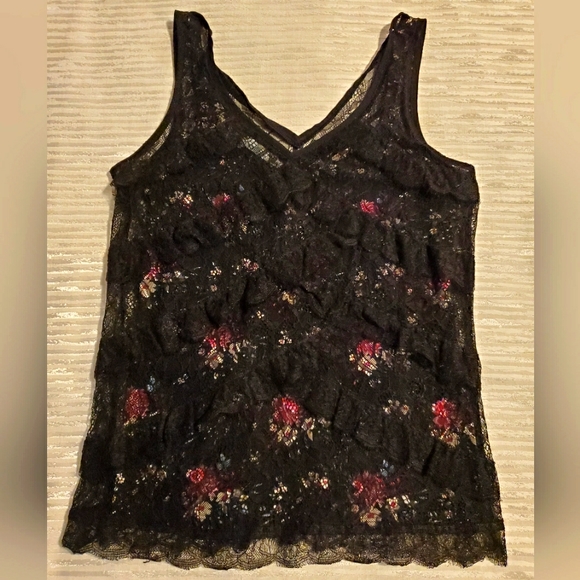 WHBM Lace Shell Top - Picture 4 of 10